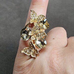 NWT Amazon Gold Toned Jeweled Butterfly Fashion Ring Size 4